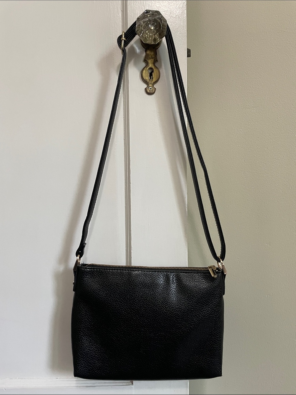 A New Day Classic Black Leather & Gold Zippered Crossbody Bag In Faux Leather - Picture 5 of 5